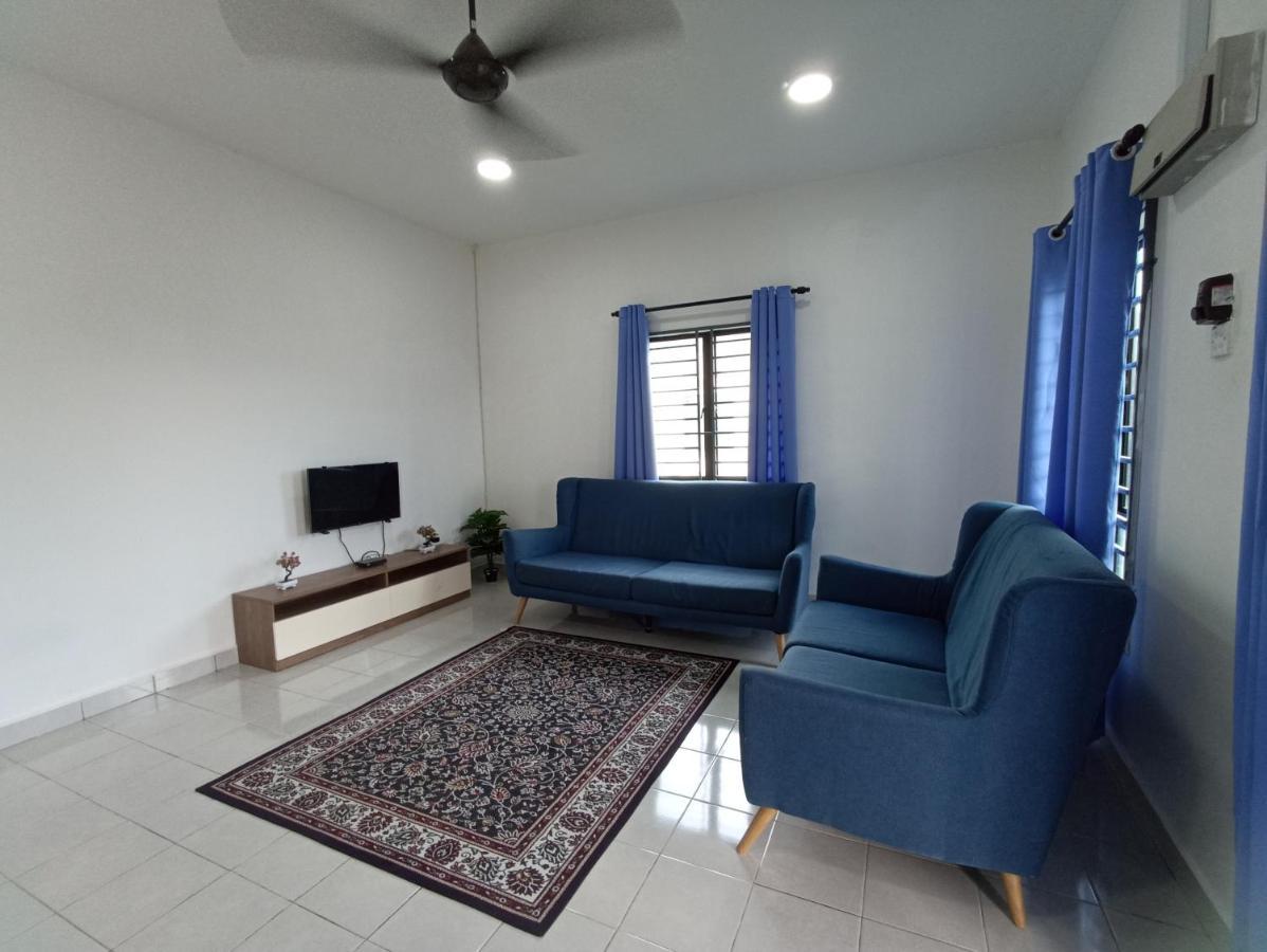 Aisya Homestay Bajet Karak Setia Kültér fotó